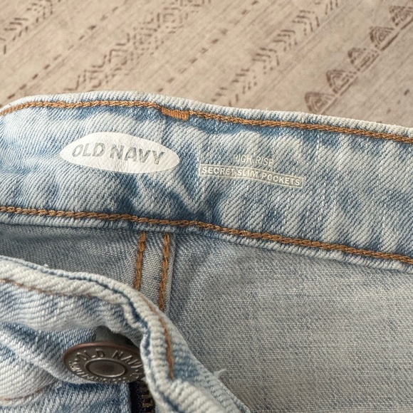 Old Navy high-waisted jean shorts - Picture 3 of 4